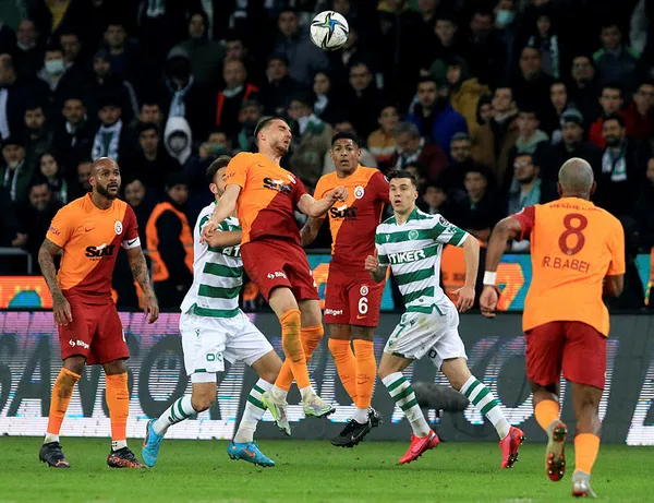 1646730532623.jpg Galatasaray'da kötü gidişat istatistiklere de yansıdı! En çok transferi yaptı ama...-2