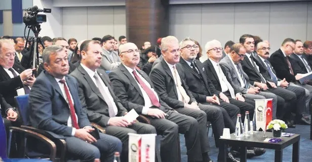 Tarıma İzmir damgası! 'Tarımın Büyük Dönüşümü' zirvesinde uzmanlar tarımın geleceğini anlattı