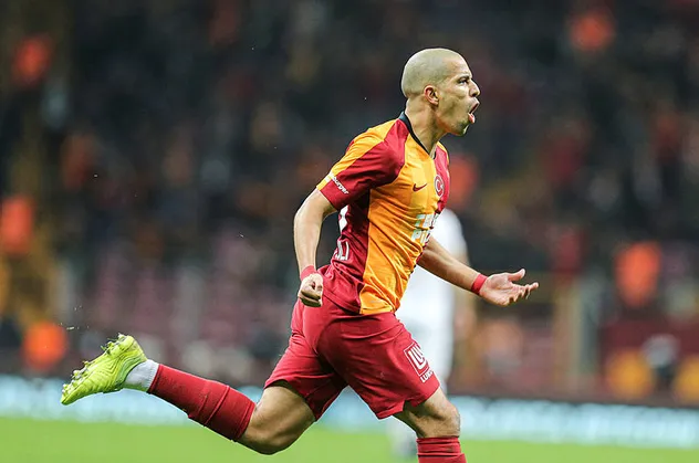 Galatasaray Sofiane Feghouli'yi elden çıkarıyor | Tam 10 milyon...