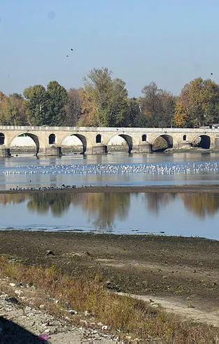 Meriç Nehri'nde kuraklık alarmı! Kum adacıkları oluştu