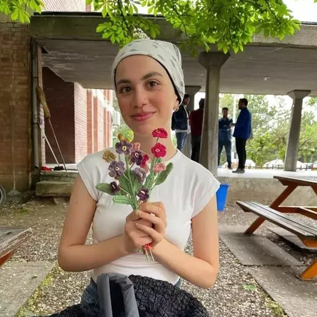 Kansere göğüs gerdi
