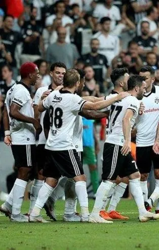 Ryan Babel Beşiktaş'ın tarihine geçti!