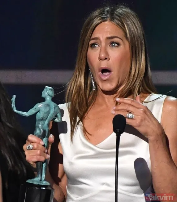 56 yaşındaki Jennifer Aniston'ın ev yapımı kolajen deposu içecek tarifi - 7