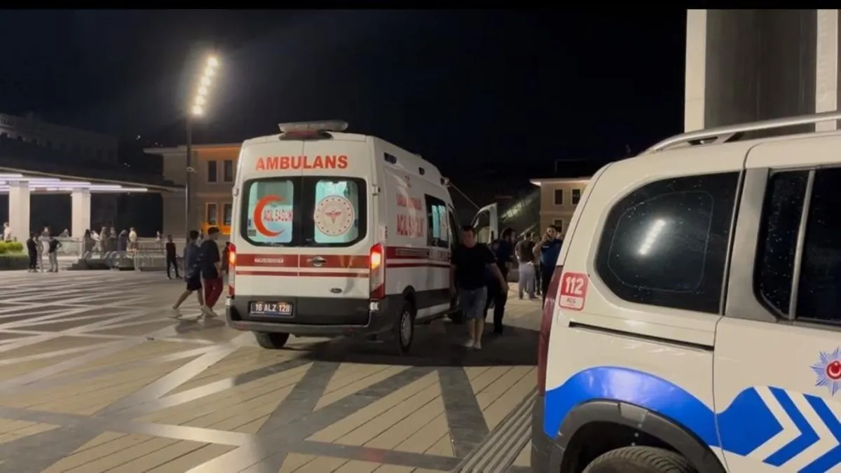 Bursa'da vahşet | 14 yaşındaki kız ortalığı savaş alanına çevirdi! 4 kişiyi bıçakladı