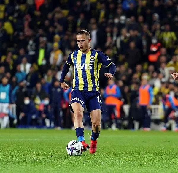 dinamo-moskovadan-pelkas-hamlesi-rus-ekibi-fenerbahceye-ocak-ayinda-8-milyon-euro-teklif-sunmaya-hazirlaniyor-1636581108391.jpeg Dinamo Moskova’dan Pelkas hamlesi! Rus ekibi Fenerbahçe'ye ocak ayında 8 milyon Euro teklif sunmaya hazırlanıyor-1