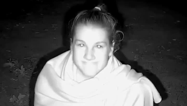 Survivor Nisa'dan şaşırtan hareketler! Gece tüm arkadaşları uyurken...