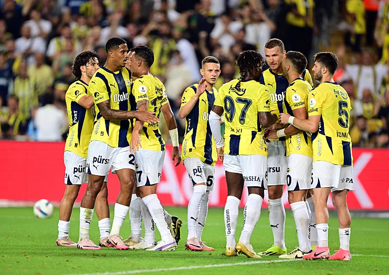 Real Madrid'in yıldızı Fenerbahçe'ye! Arda Güler'den olumlu referans - 1