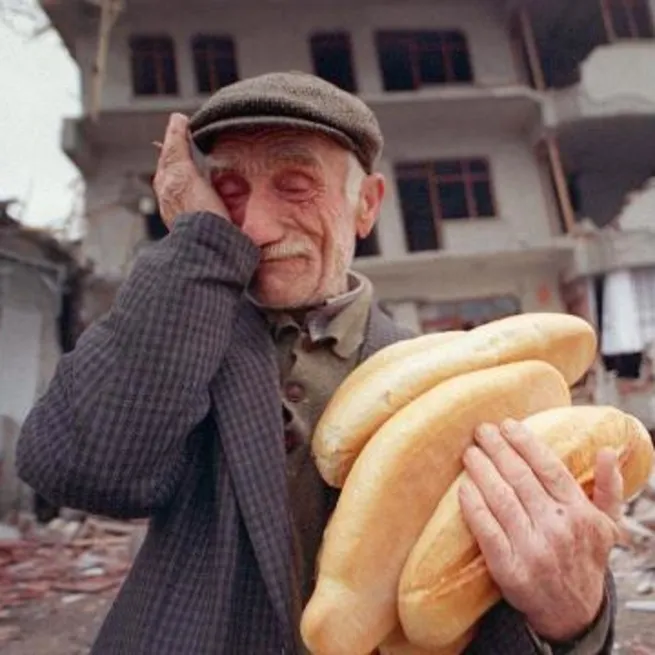 Bugün devlet yok yaygarası koparanlar o gün devleti yok bırakanlar! 99 depremindeki çaresizlik hafızalarda, 2023te yapılanlar ortada