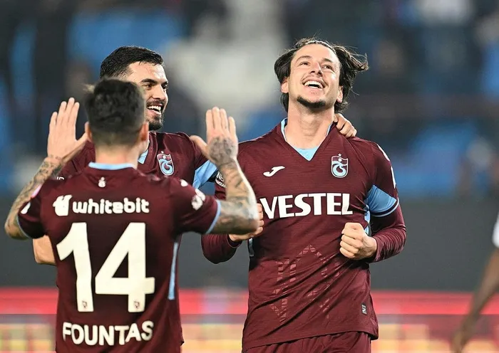 ziraat-turkiye-kupasinda-trabzonspor-manisayi-yendi-son-16-turuna-yukseldi-1705599640578.jpeg Ziraat Türkiye Kupası'nda Trabzonspor Manisa'yı yendi son 16 turuna yükseldi!-3