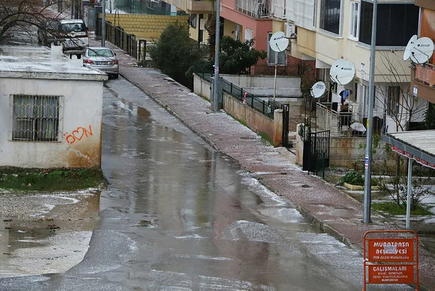Antalya'da hortum havalimanını vurdu! Otobüs devrildi 12 yaralı var-10