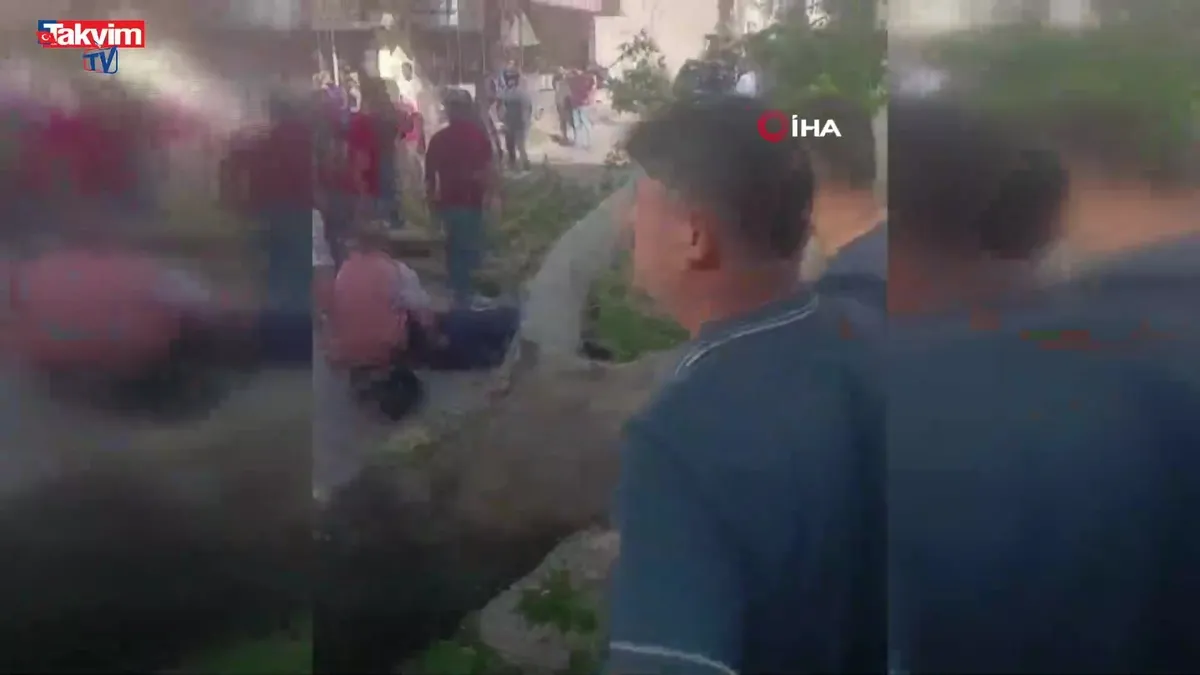 Bursa’da dev ağaç sokağa devrildi: 1 yaralı | Takvim TV