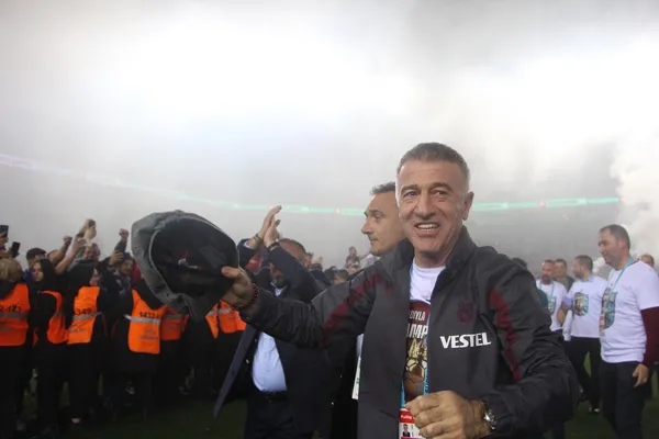 trabzonspor-baskani-ahmet-agaoglu-fenerbahce-ile-olan-gerginlik-ve-transfer-hakkinda-konustu-1654504650611.jpg Trabzonspor başkanı Ahmet Ağaoğlu, Fenerbahçe ile olan gerginlik ve transfer hakkında konuştu-2