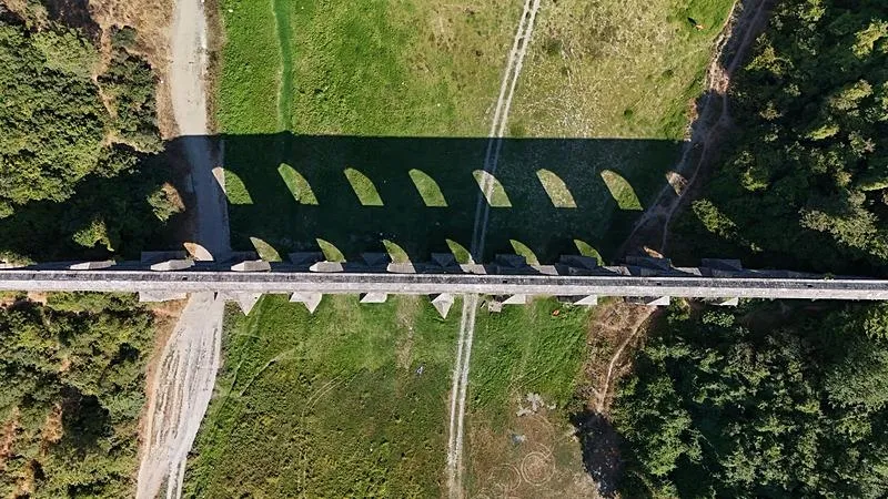 İstanbul'un barajlarında doluluk oranı yüzde 50'nin altına düştü! Sular çekildi Alibey Barajı havadan görüntülendi-3