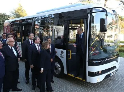 Erdoğan, TEMSA’nın elektrikli otobüsü ile Mabeyn Köşkü’ne gitti