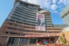 CHP Genel Merkezi’nden İmamoğlu’na pankartlı gönderme: “Siyaset zenginleşme aracı değildir”