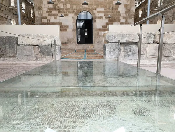 roma-doneminde-tapinakti-ala-camisi-96-yil-sonra-cemaatine-kavusuyor-1593688349075.jpg Roma döneminde tapınaktı... Ala Camisi 96 yıl sonra cemaatine kavuşuyor-6