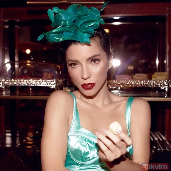 Merve Boluğur imaj değiştirdi! Verdiği poz olay oldu son haline yorum yağdı: "Yeni saç bahane mini etek şahane" - 6