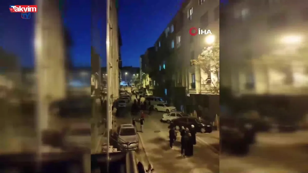 İstanbul'da depremin ardından sokağa çıktı