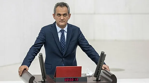 CHP yandaşı gazeteci Ayşenur Arslan'dan akılalmaz yalan! "Milli Eğitim Bakanı Mahmut Özer yemin etmedi"-3