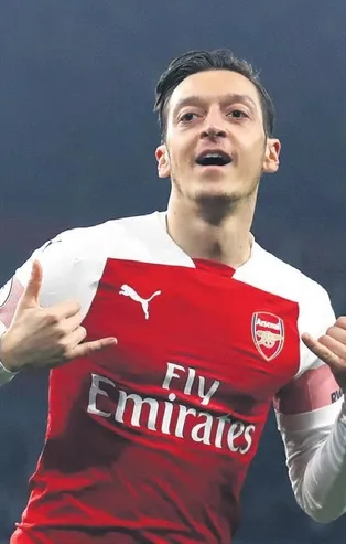 Dünyayı şaşkına çeviren olay! Enzo Ferrari öldü Mesut Özil doğdu