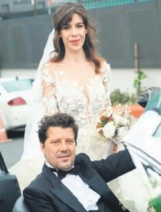 bulent-sakrak-ile-ceyda-duvenci-evliliginde-karabulutlar-guzel-oyuncu-ceyda-duvenciden-ayrilik-gibi-paylasim-1687209359074.jpeg