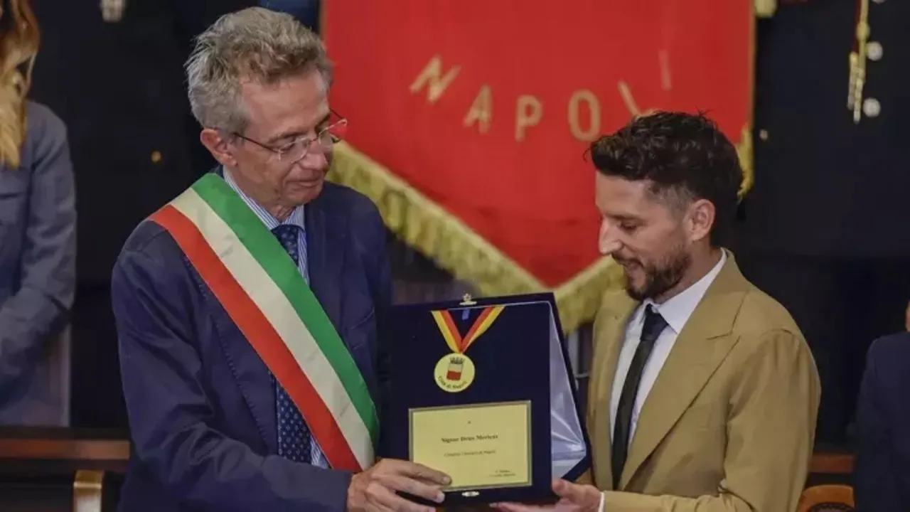 Fahri vatandaşlık verilen Dries Mertens’ten transfer açıklaması