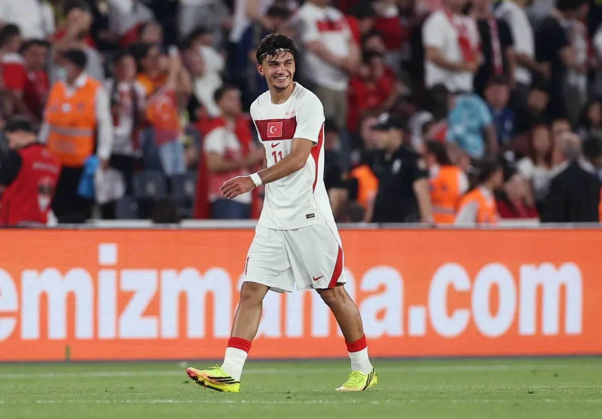 galatasaraya-can-uzun-transferinde-kotu-haber-indirim-yok-1786952969812.jpeg Galatasaray'a Can Uzun transferinde kötü haber! İndirim yok-5