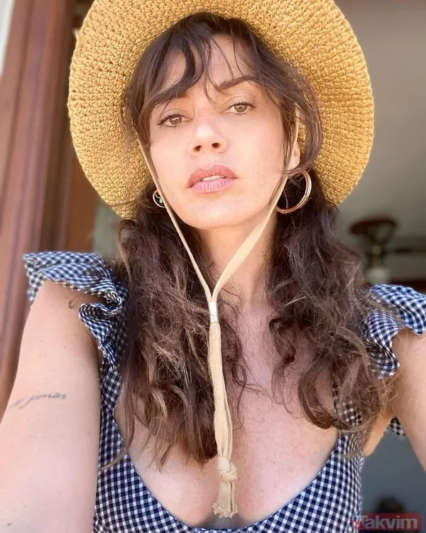 Gökçe Bahadır derin göğüs dekolteli süper minisiyle sosyal medyayı yaktı kavurdu! Gören dönüp bir daha baktı herkes onu konuştu - 7