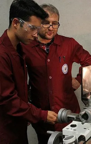 SON DAKİKA: Fabrikalarda okul dönemi: Her şehre özel meslek liseleri geliyor!