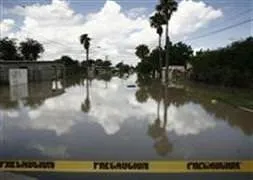 Alex 40 bin kişiyi evsiz bıraktı