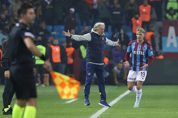 sampiyon-lideri-devirdi-trabzonspor-2-0-fenerbahce-mac-sonucu-ozet-1671910851813.jpeg Şampiyon lideri devirdi! Trabzonspor 2-0 Fenerbahçe (MAÇ SONUCU-ÖZET)-20