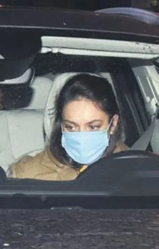 Ezgi Mola'nın moralleri sıfr