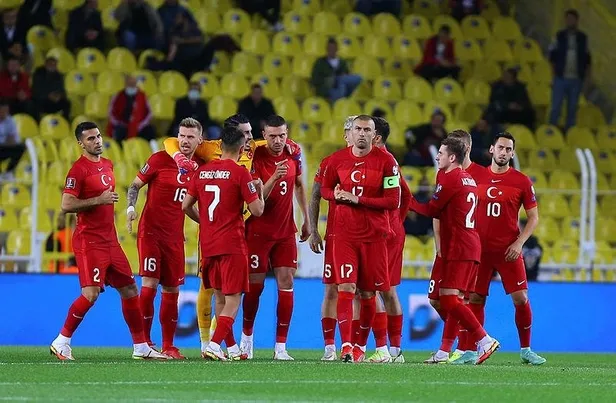 hep-seninleyiz-turkiye-milliler-dunya-kupasi-elemelerinde-final-macina-cikacak-1637008468563.jpeg