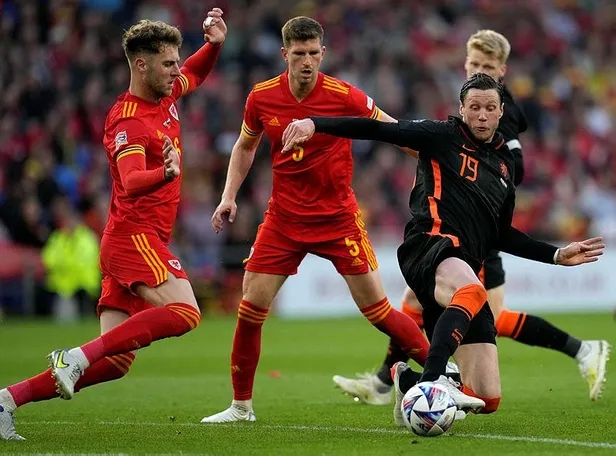 son-dakika-besiktas-wout-weghorstu-kapa-bildirdi-hollandali-golcu-yillik-28-milyon-euro-kazanacak-1657042312009.jpeg Son dakika: Beşiktaş, Wout Weghorst'u KAP'a bildirdi! Hollandalı golcü yıllık 2.8 milyon Euro kazanacak-6