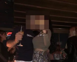 35 bin dolar çaldılar! İçki ile ellerini yıkadılar!