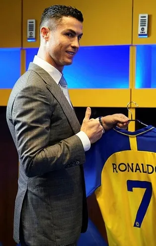 Dünyaca ünlü yıldız Ronaldo yıllık 173 milyon sterline Al Nassr’la ‘resmen’ anlaştı