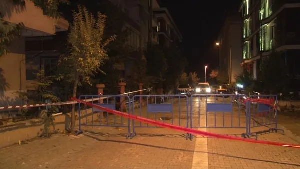 istanbulda-korku-dolu-anlar-avcilarda-bir-apartman-dairesinin-balkonu-coktu-bina-tahliye-edildi-1634537458170.jpg İstanbul'da korku dolu anlar! Avcılar'da bir apartman dairesinin balkonu çöktü bina tahliye edildi-5