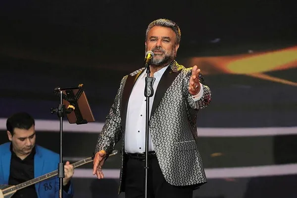 kizginim-sana-ispiyoncu-kiz-bulent-serttas-ile-oryantal-didem-husumetli-cikti-1612406256984.jpeg Kızgınım sana ispiyoncu kız! Bülent Serttaş ile oryantal Didem husumetli çıktı-4