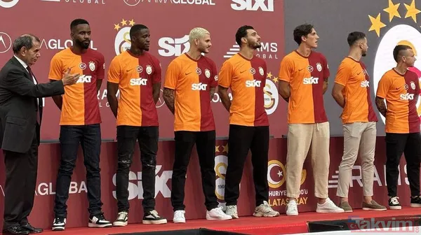 Mauro Icardi'nin eşi Wanda Nara'dan bikisiniyle sere serpe pozlar "Hep bu açıdan bakıyorsunuz biraz da bu açıdan bakın" - 2