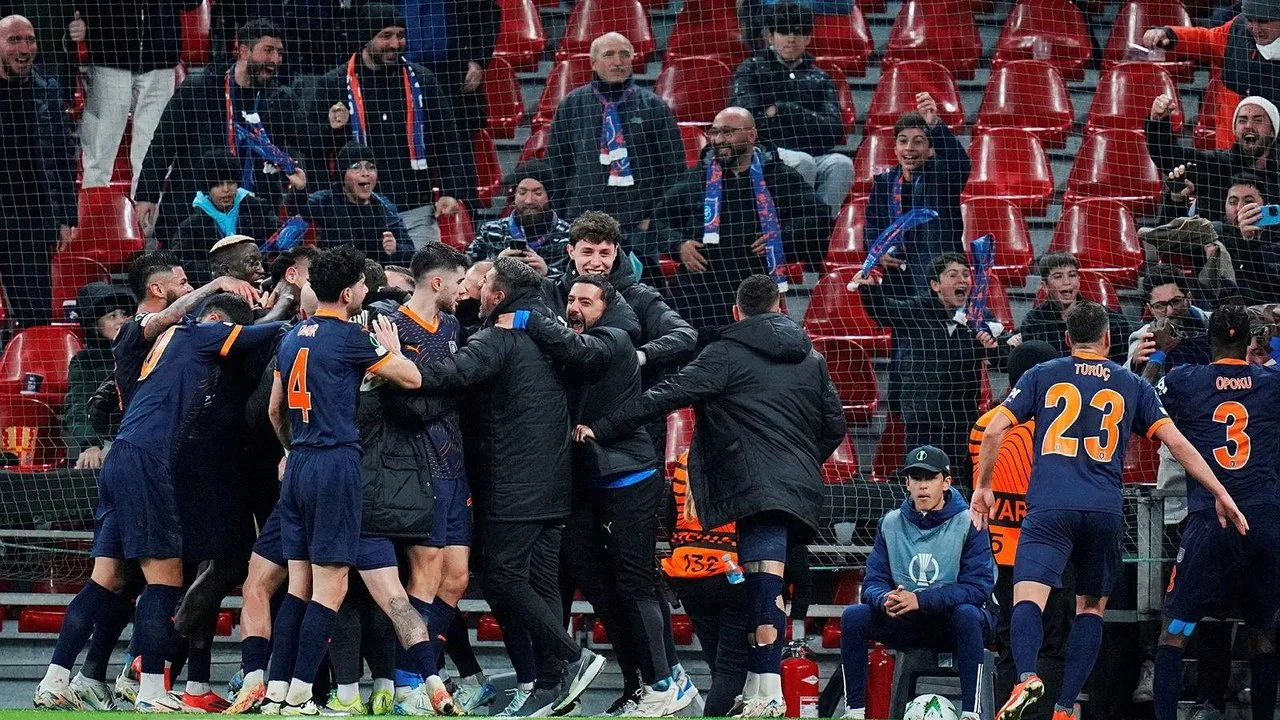 UEFA’dan Başakşehir’e özür!