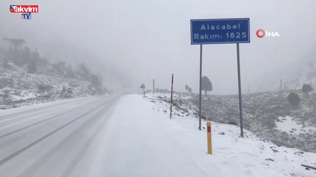 Antalya’ya Nisan ayında kar sürprizi