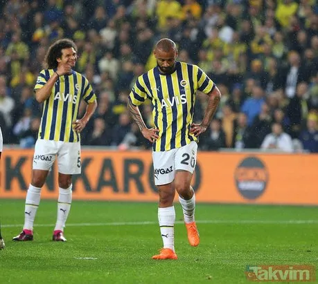 Fenerbahçe sil baştan! 14 isimle yollar ayrılıyor