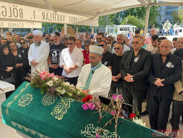 Ahu Tuğba’nın kızı Anjelik Calvin'den duygusal sözler: Allah'tan geldik Allah'a gideceğiz | Annem bana ilk Ayet-el Kürsi'yi öğretti - 20