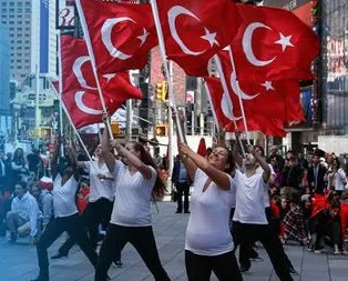 Times Meydanı’nda Türk Şöleni