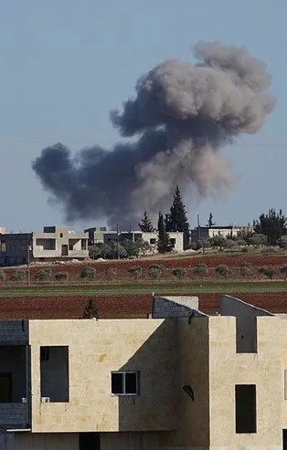 Son dakika: Esad rejimi ve Rusya'dan İdlib ve çevresinde hava saldırıları: 17 ölü