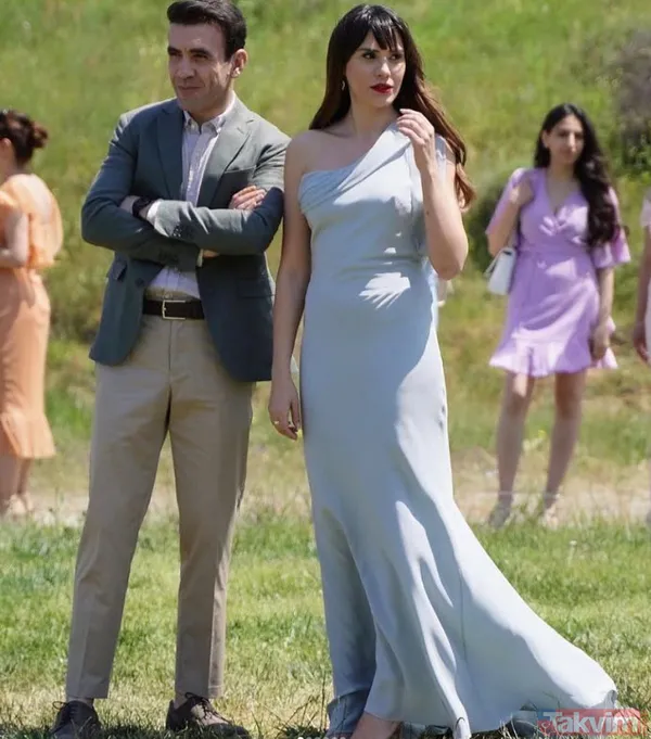 Şükran Ovalı mor bikinisiyle sezonu açtı ortalığı yaktı geçti! Yargı'nın Derya'sı Şükran Ovalı 20'liklere taş çıkarttı - 3