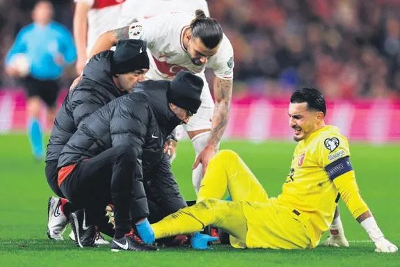 trabzonsporun-1-numarasi-ertugrul-dogandan-mete-kalkavan-hakkinda-carpici-sozler-hakemin-hakemligi-sona-erdi-1700689067941.jpeg Trabzonspor'un 1 numarası Ertuğrul Doğan'dan Mete Kalkavan hakkında çarpıcı sözler: Hakemin hakemliği sona erdi-4