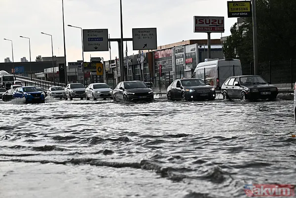 Sağanak ve dolu yağışı Ankara'yı yine felç etti! Yollar göle döndü, iş yerlerini su bastı - 16