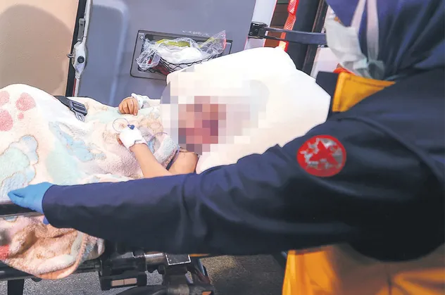 Gaziantep'te Pitbull saldırsına uğrayan minik A.A yüz felci için bir ameliyat daha olacak