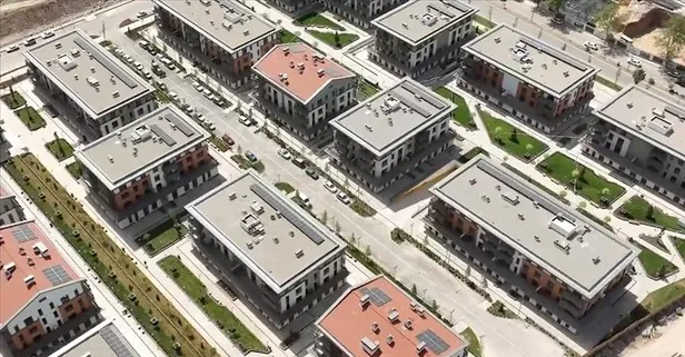 Bakan Kurum, yeniden inşa edilen Azerbaycan Mahallesi ve Ebrar Sitesi'nin görüntülerini paylaştı